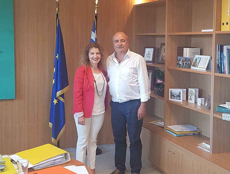 Ο δήμαρχος του Δήμου Ηρακλείου Αττικής, κ. Νίκος Μπάμπαλος, με την Γενική Γραμματέα του Υπουργείου Παιδείας, κα. Αναστασία Γκίκα